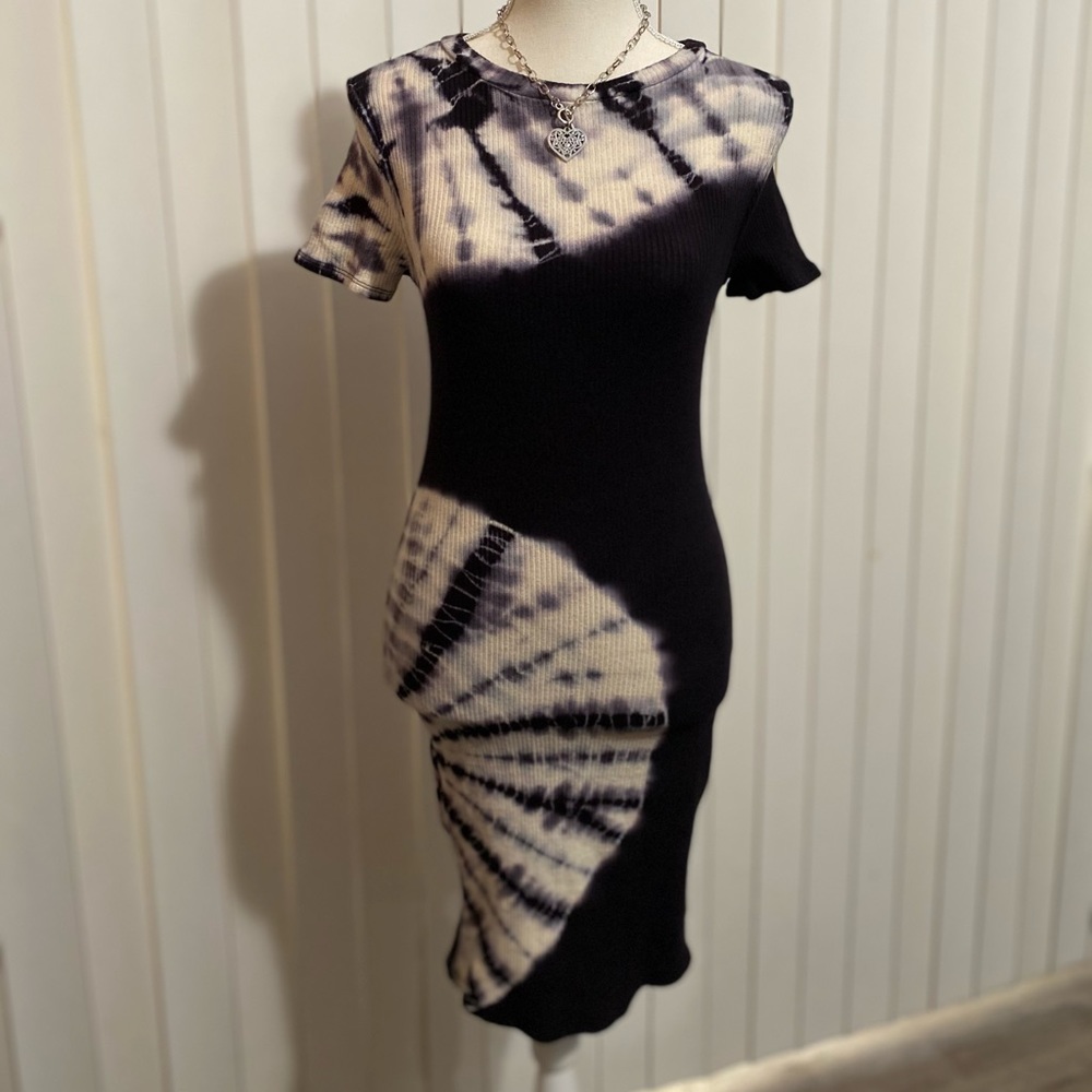 Dress - tie dye knit NWT black white stretchy